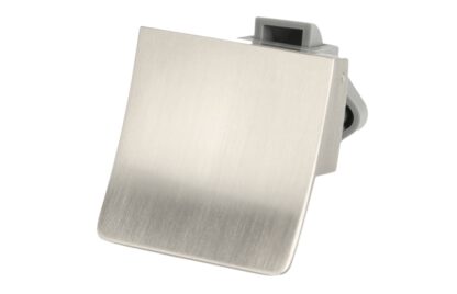 Serrure à pression robuste avec poignée de levage, en zamak, surface : aspect acier inoxydable, design : carrée, 14.03.077-0. Poignée de levage avec serrure autobloquante et fermeture amortie pour caravanes, yachts et bien plus encore, de SISO Denmark – Image 3