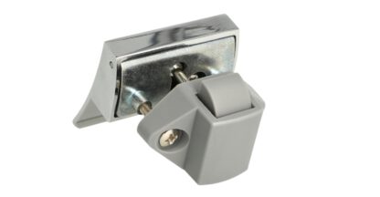 Serrure à pression robuste avec poignée de levage, en zamak, surface : chromée, version : carrée, 14.03.075-0. Poignée de levage avec serrure autobloquante et fermeture amortie pour caravanes, yachts et bien plus encore, de SISO Denmark – Image 5